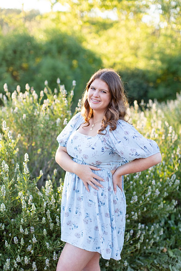 Senior Girls Session | Spring Wildflowers | Photography by Aubrey Rae