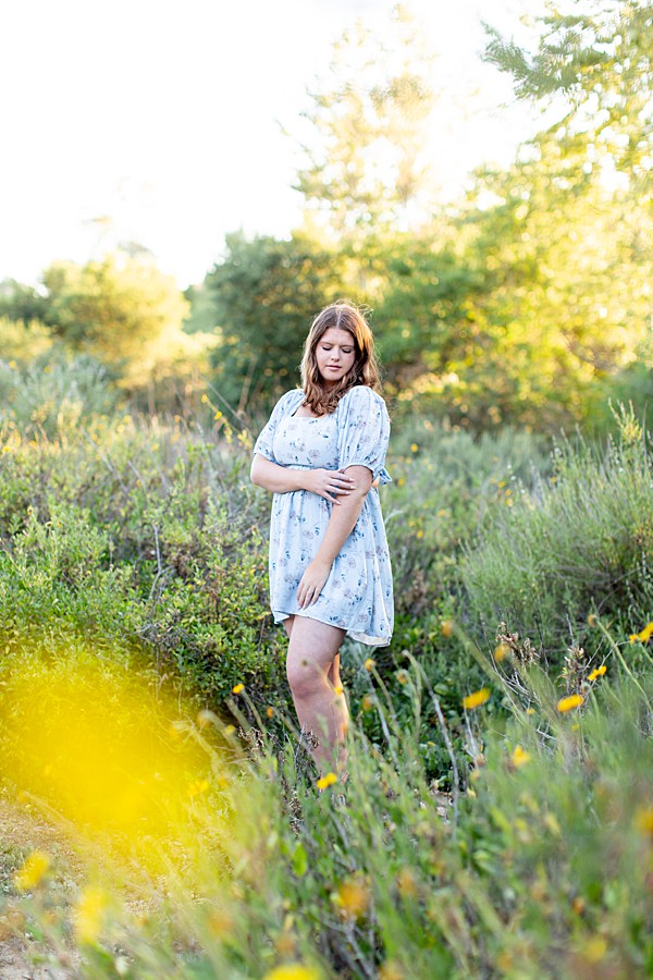 Senior Girls Session | Spring Wildflowers | Photography by Aubrey Rae