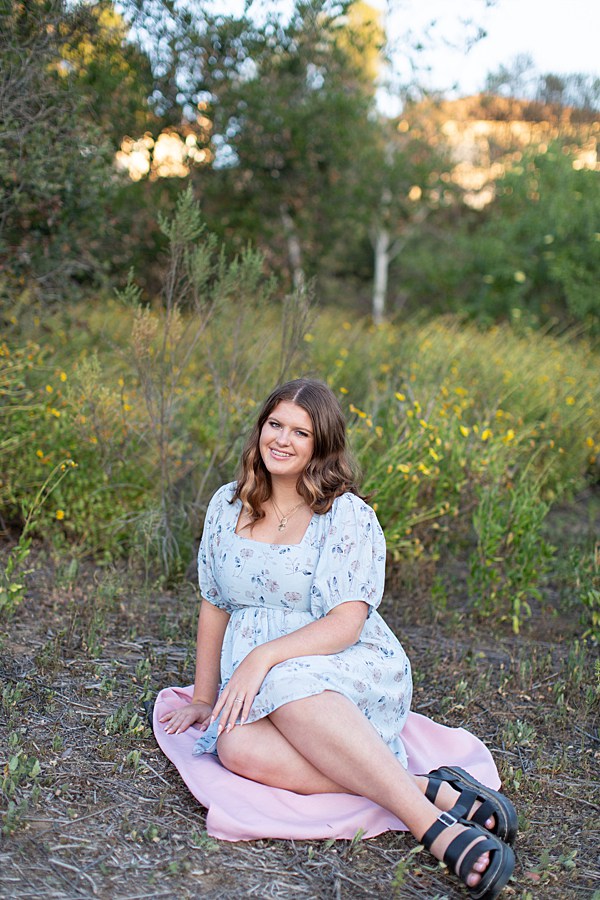 Senior Girls Session | Spring Wildflowers | Photography by Aubrey Rae