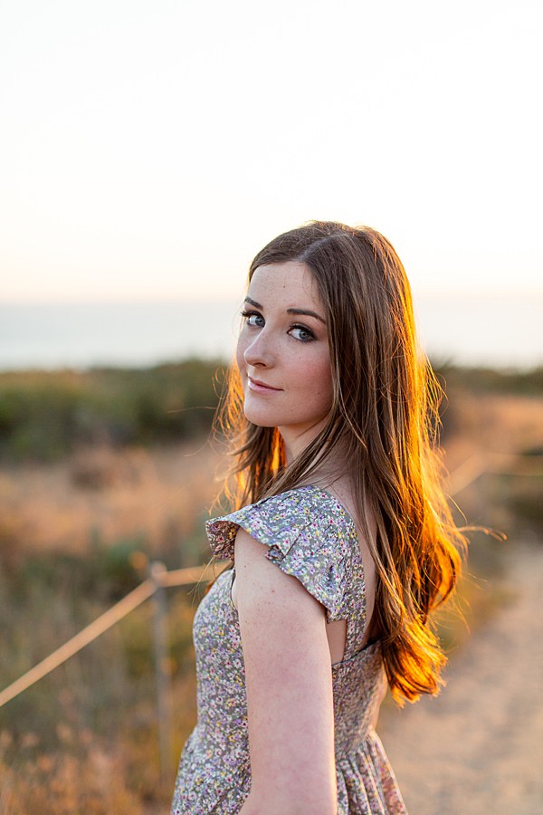 Torrey Pines State Beach | Aubrey Rae | senior girl sunset photos on cliff