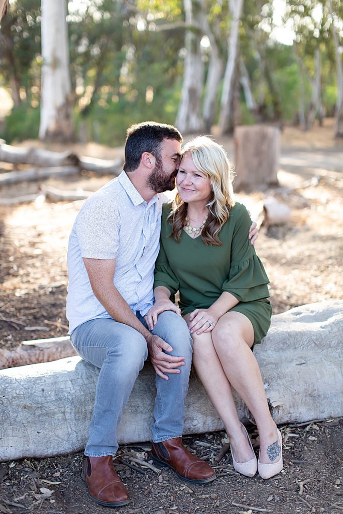 Skyes Ranch Park Murrieta | Aubrey Rae | couple sitting on log