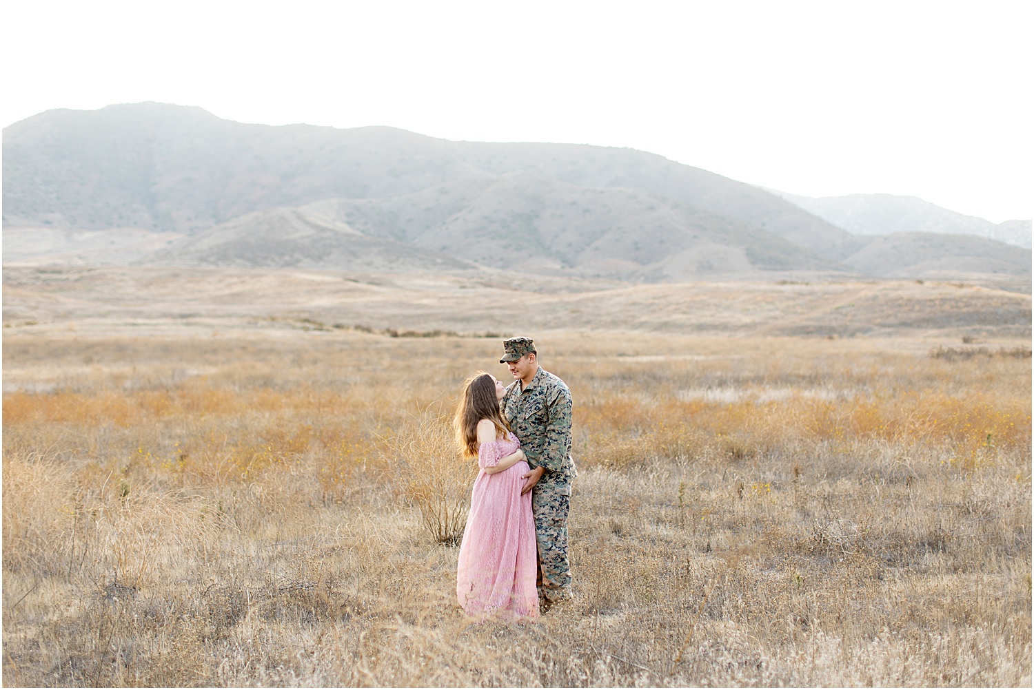 Maternity Photo Session Tips | Maternity photos, couple in field, mommy-to-be, husband in military uniform 