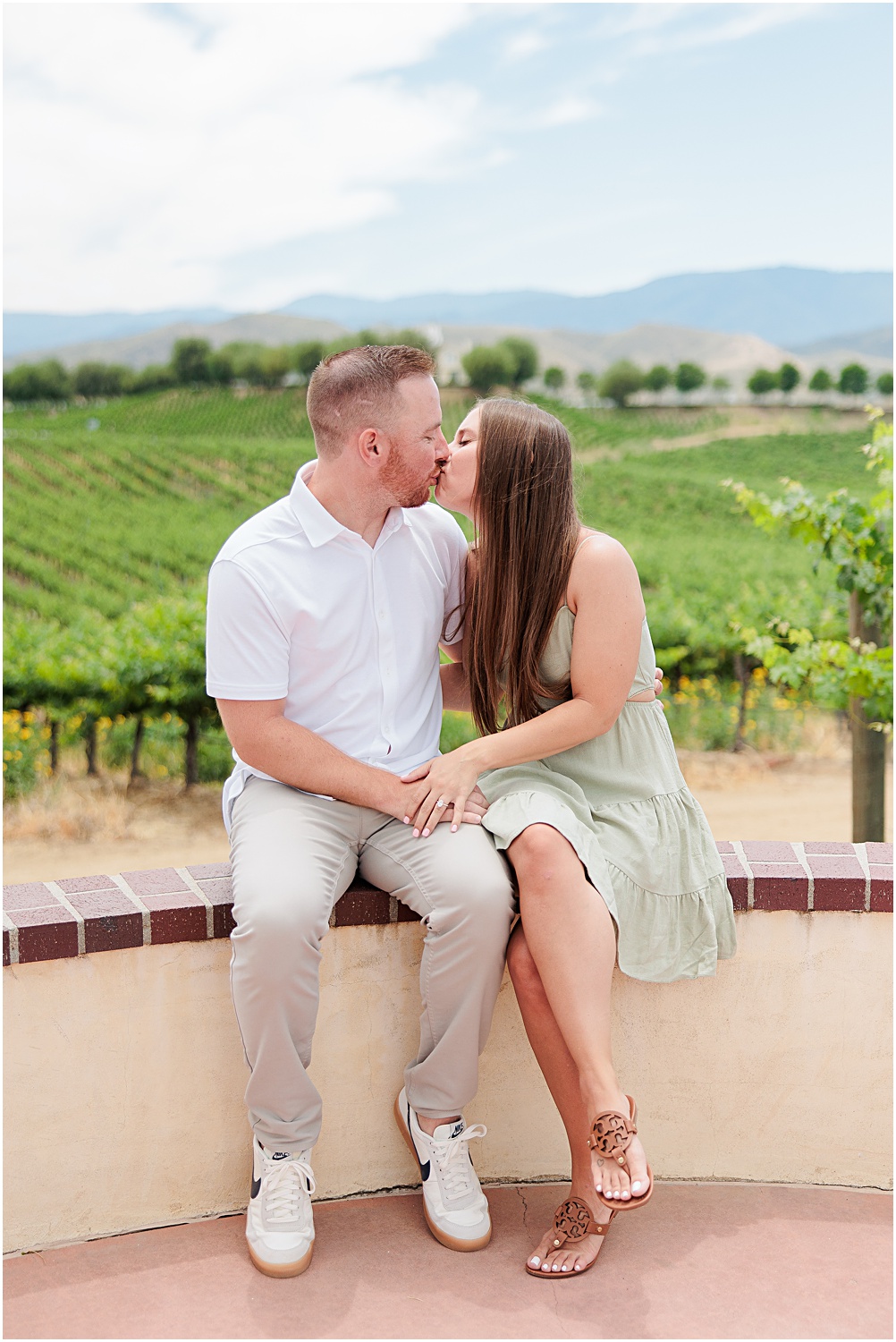 engagement photos at leoness winery temecula 