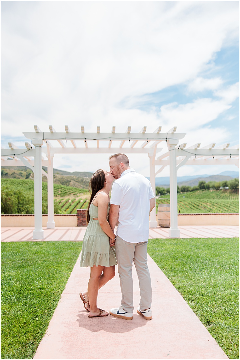 engagement photos at leoness cellars temecula 